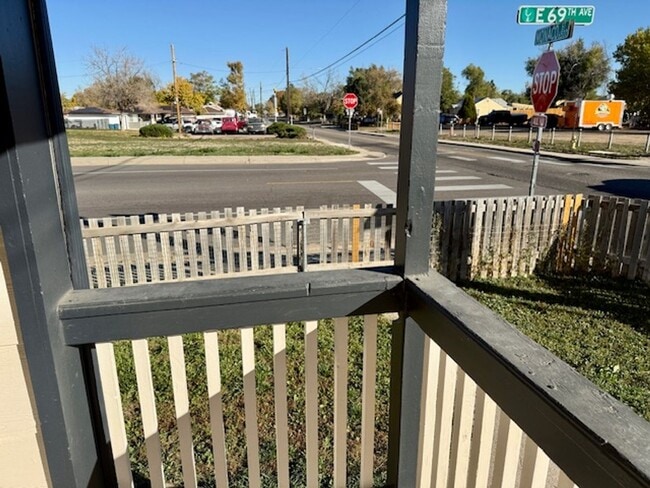 Building Photo - Remodeled 2-Bedroom