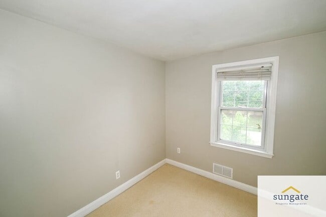 Building Photo - 8616 Pleasant Plains Rd