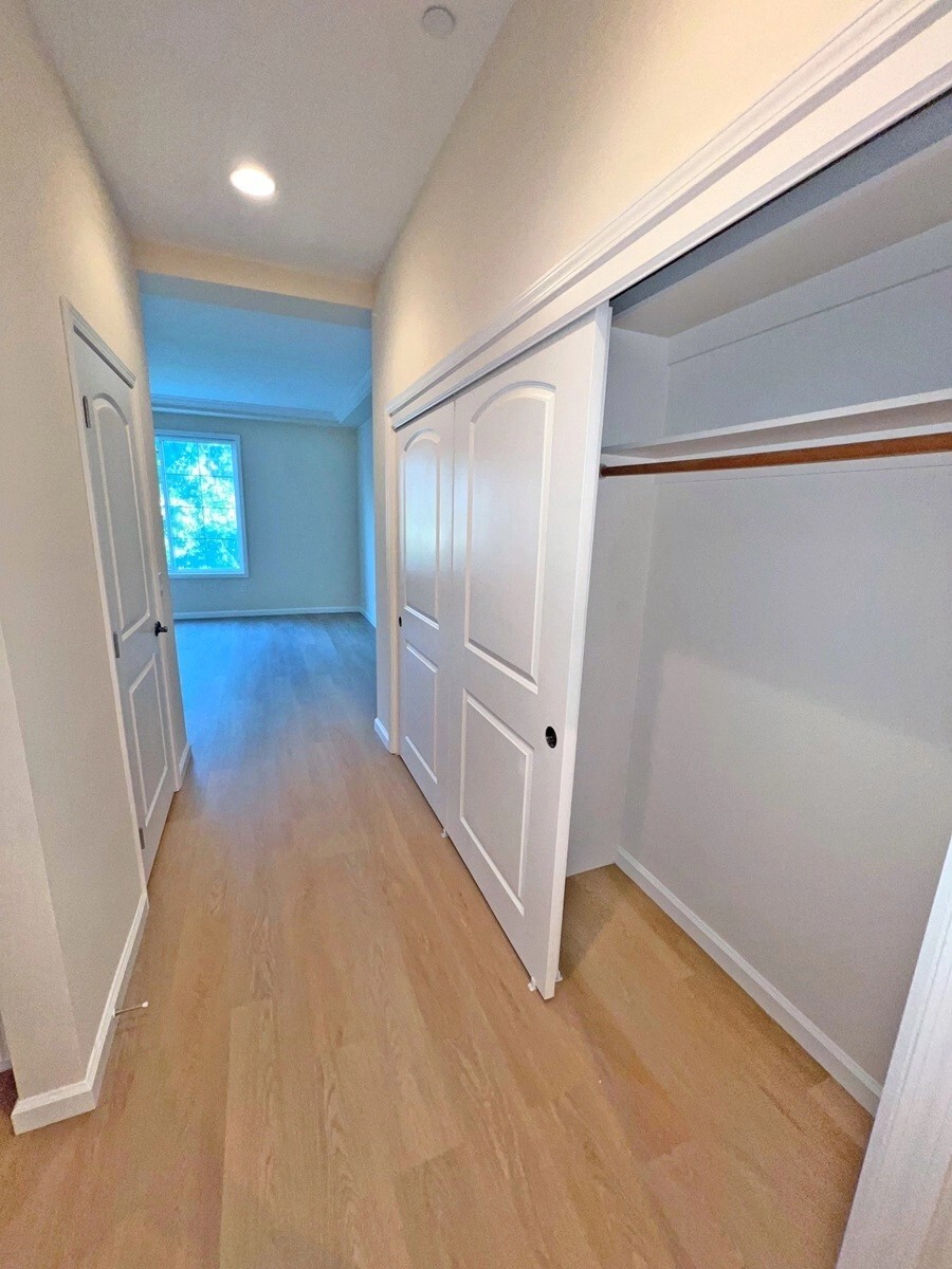 Building Photo - 2969 Kelton Ave