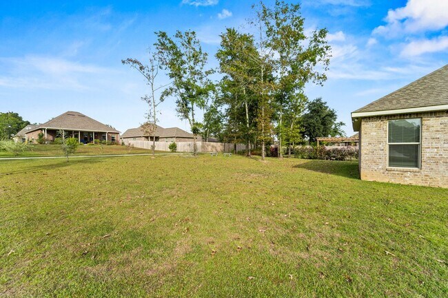 Building Photo - 782 Serpentine Dr