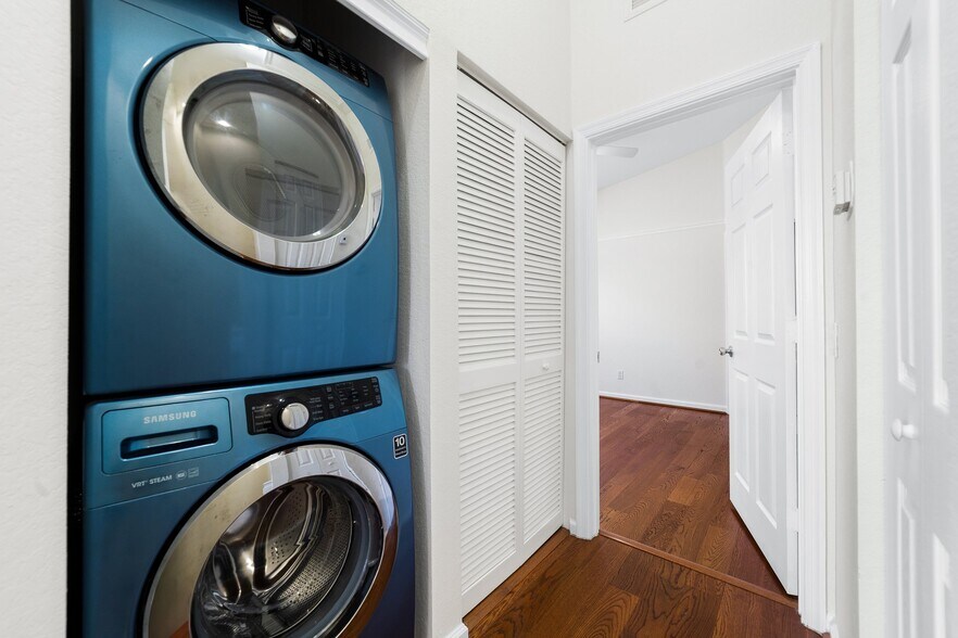 Building Photo - 3057 Laurel Ridge Cir