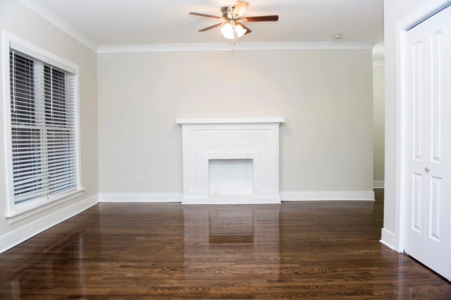 Building Photo - 730 W Roscoe St