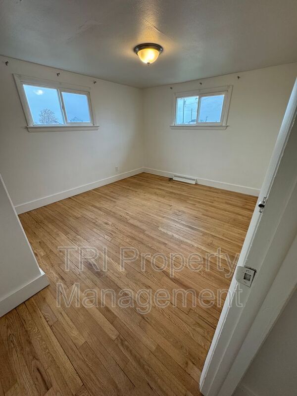 Building Photo - 33066 County Rd 43