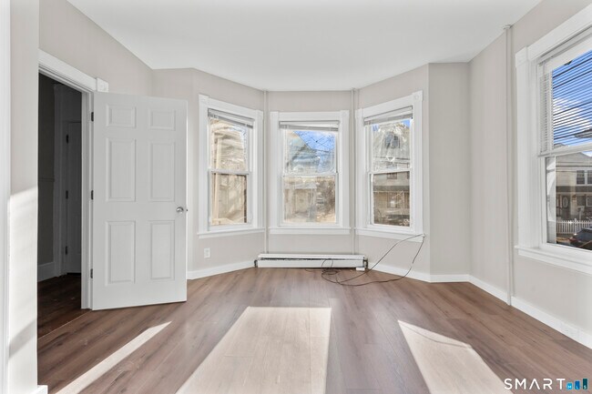 Building Photo - 394 Gregory St