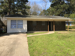 Building Photo - La Tierra Subdivision off Pines Rd