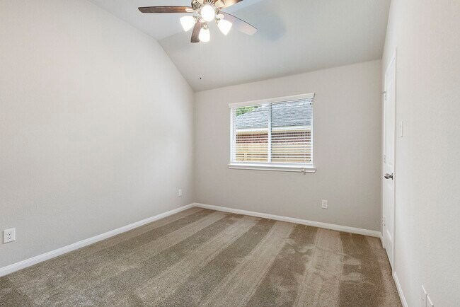 Building Photo - 11826 Briarwood Ln