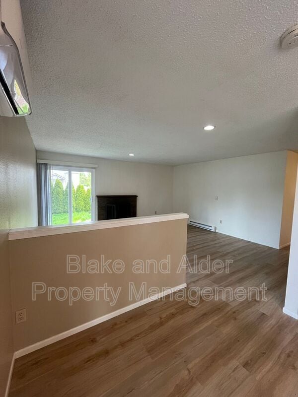Building Photo - 5531 SW Lombard Ave