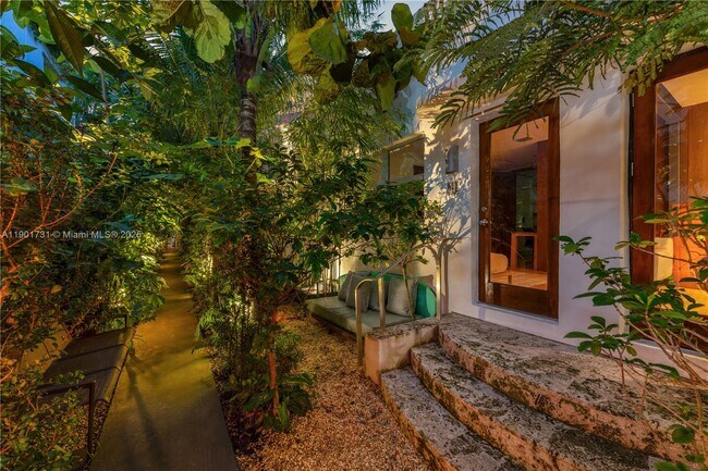 Building Photo - 226 Jefferson Ave