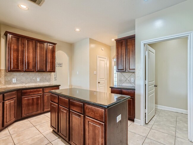 Building Photo - 3010 Pelican Cove