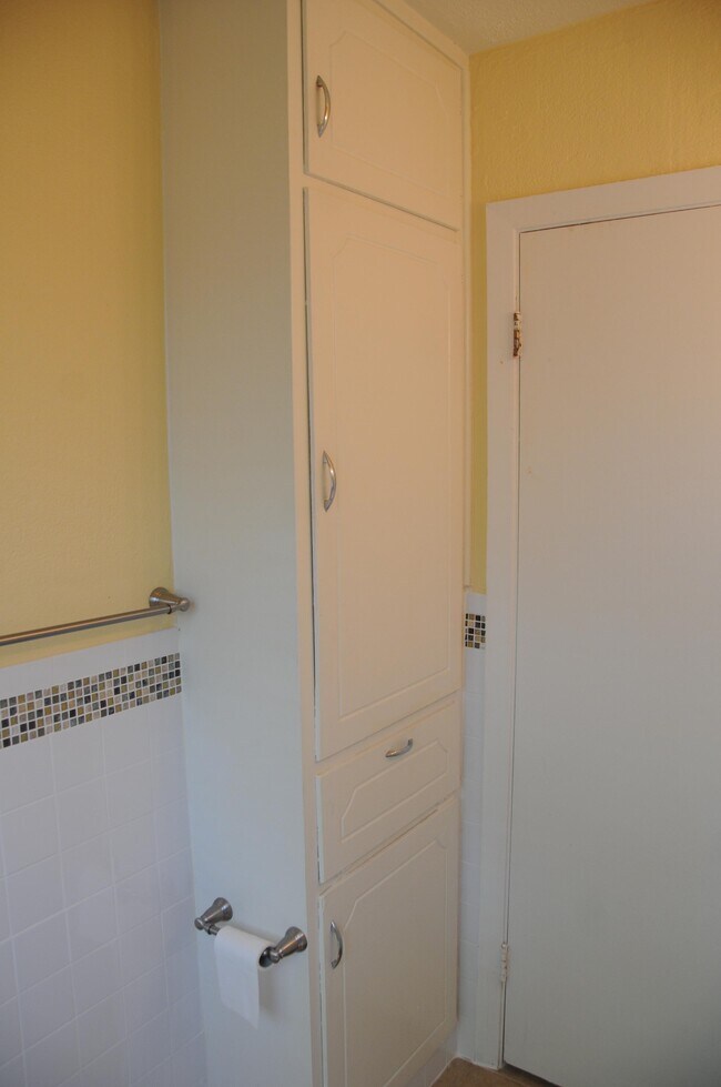 Building Photo - 4805 Avenue G