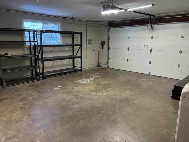 Building Photo - 4069 Glenwood St