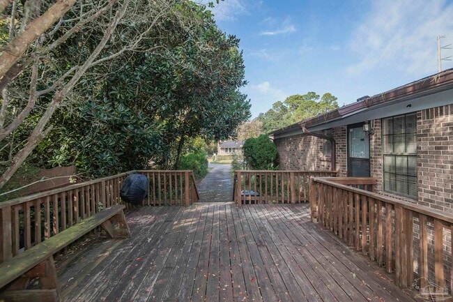 Building Photo - 496 Lownde Ave