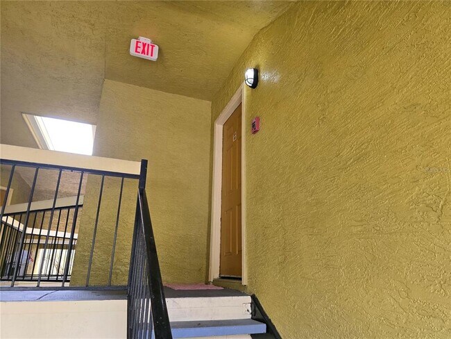 Building Photo - 5267 Images Cir