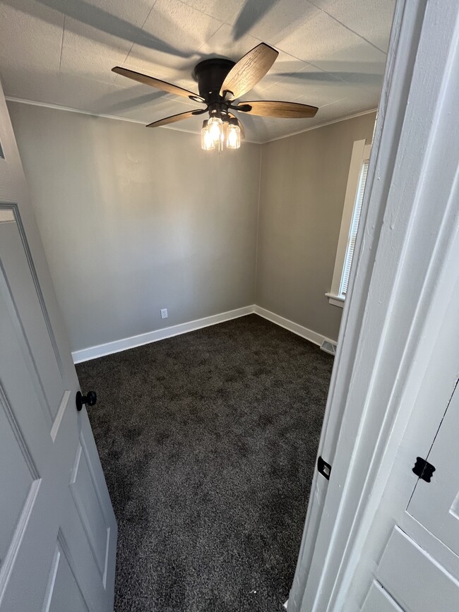 Building Photo - 5333 Collomore Rd