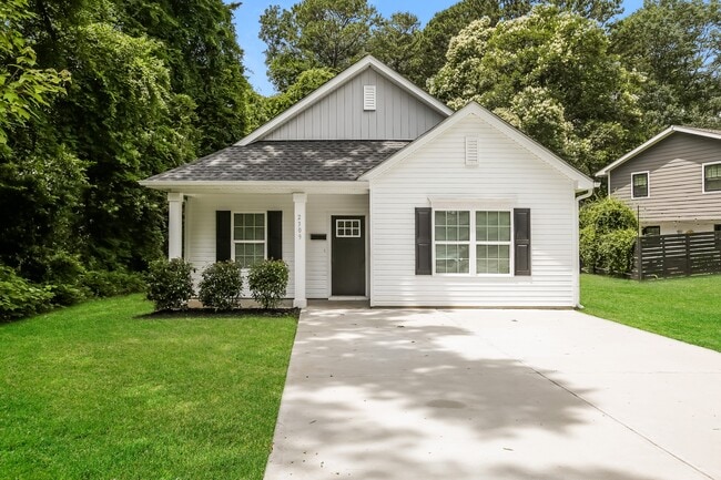 Building Photo - 2309 Newland Rd