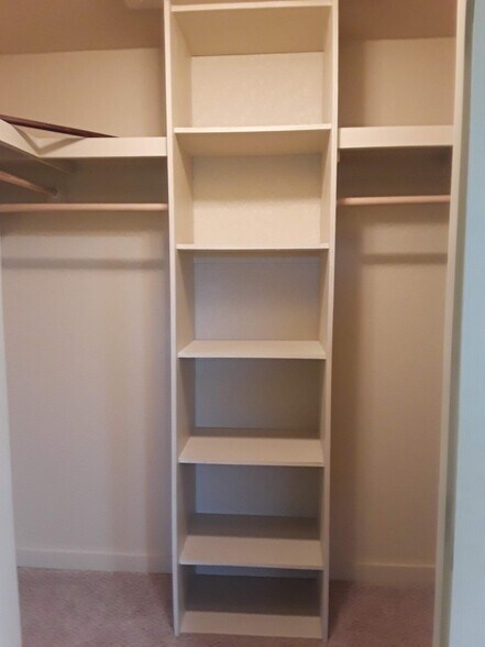 Building Photo - 1800 County Road 4817