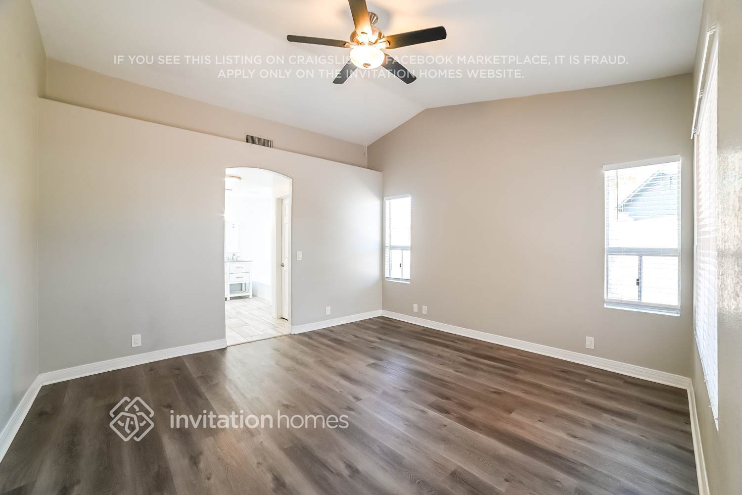 Building Photo - 11223 N 60th Dr
