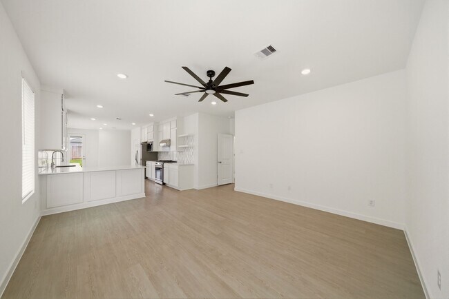 Building Photo - 21607 Colonial Medow Creek Trl