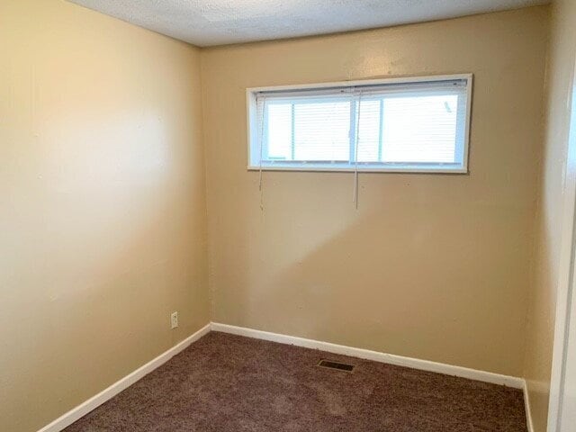 Building Photo - EAST SIDE 3BR RECENTLY UPDATED!