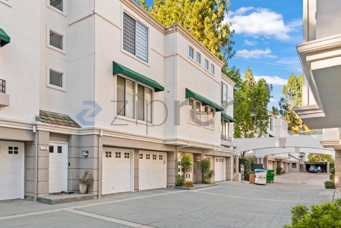 Building Photo - Unit 219