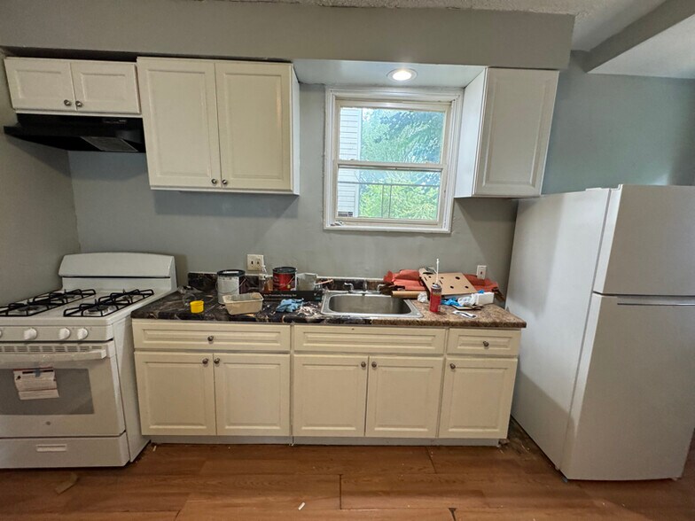 Primary Photo - 152 Shephard Ave