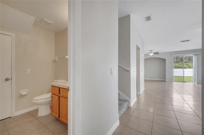 Building Photo - 6408 S Goldenrod Rd