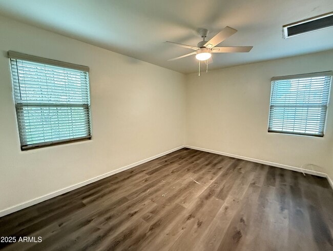 Building Photo - 58 W Encanto Blvd