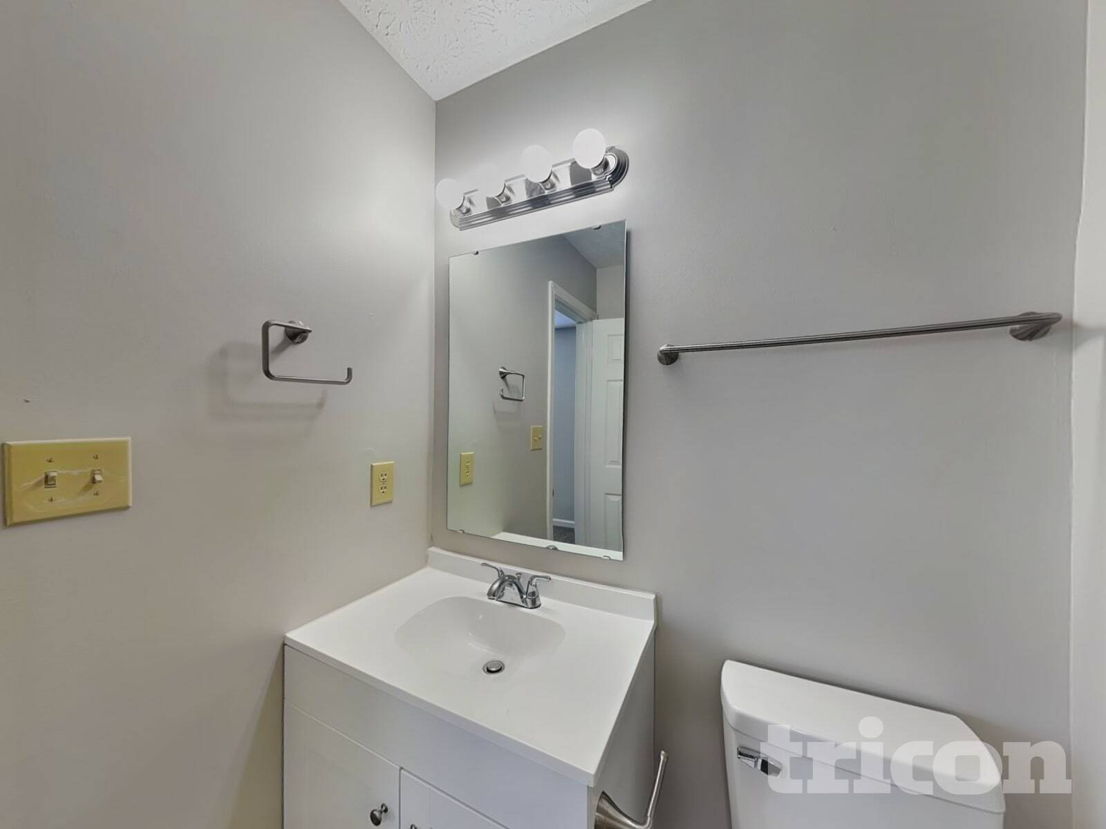 Building Photo - 5328 Waterton Lakes Dr