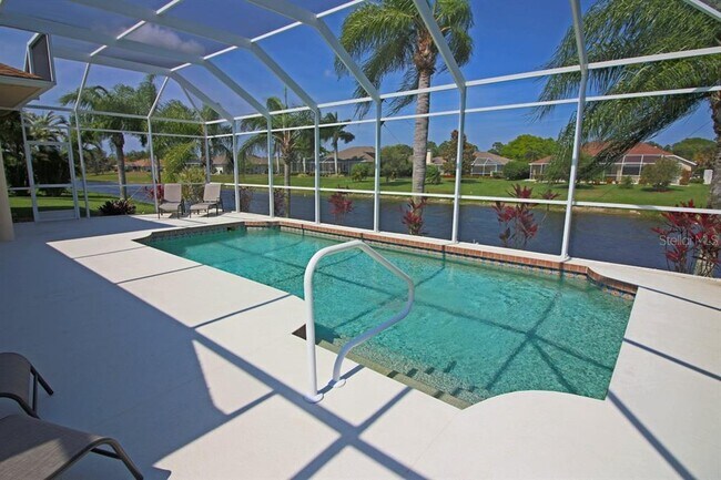 Building Photo - 811 Rotonda Cir