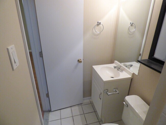 Building Photo - 3074 Broadpoint Dr