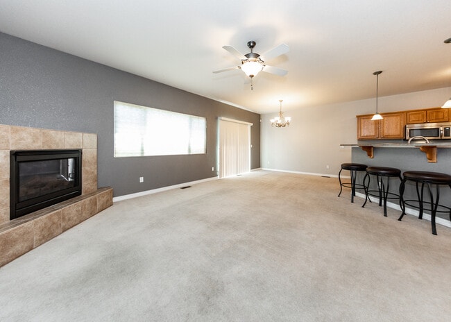 Building Photo - 5607 University Village View