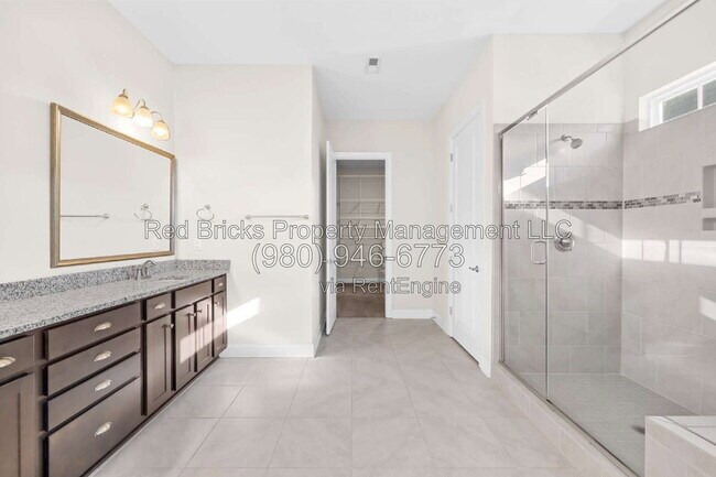 Building Photo - 4004 Petersburg Dr