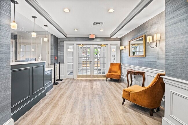 Building Photo - 534 Beacon St