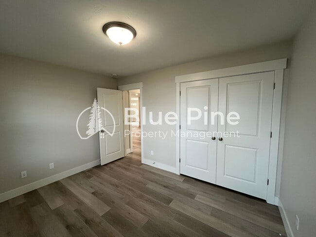 Building Photo - 185 Galena Smt Dr