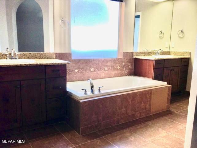 Building Photo - 6625 Cabana Del Sol Dr