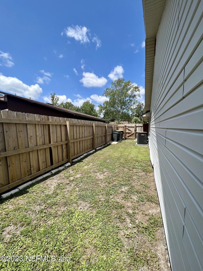 Building Photo - 8459 Rampart Rd