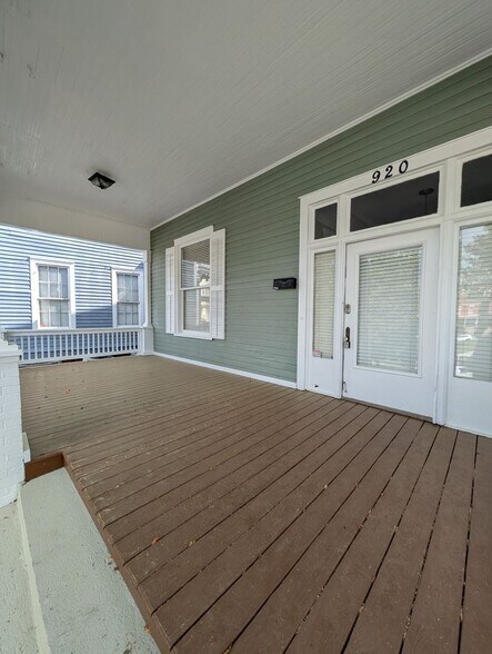 Building Photo - 920 Magnolia St