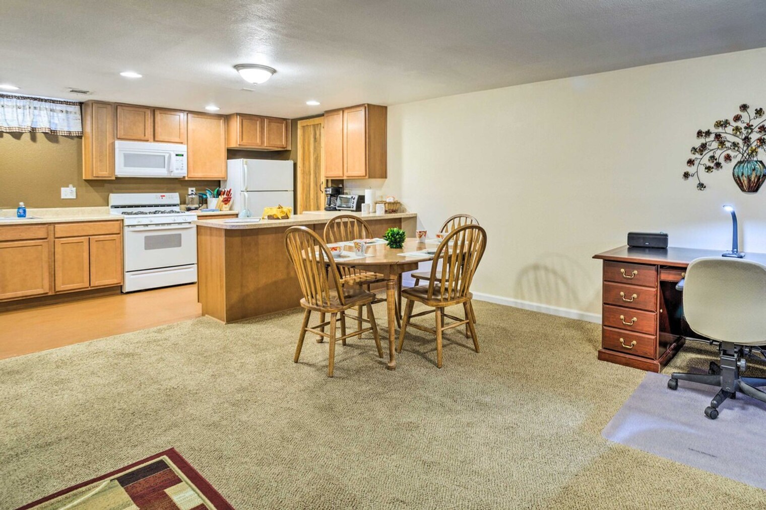 Building Photo - 3560 Dahlia St