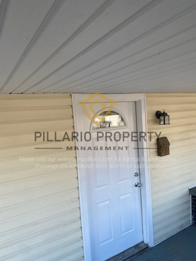 Building Photo - 3722-3724 N Illinois St