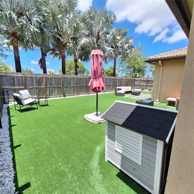 Building Photo - 11845 SW 232nd Ln