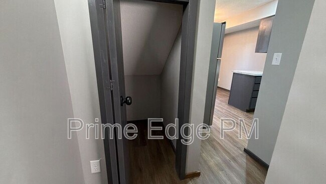 Building Photo - 1741 Ridgehaven Ct