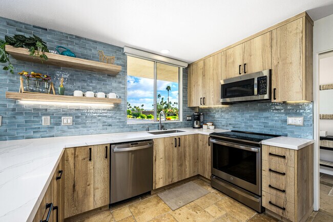 Building Photo - 76705 Sandpiper Dr