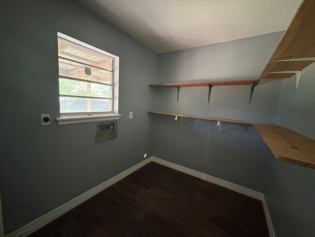 Building Photo - 4221 Encina Dr