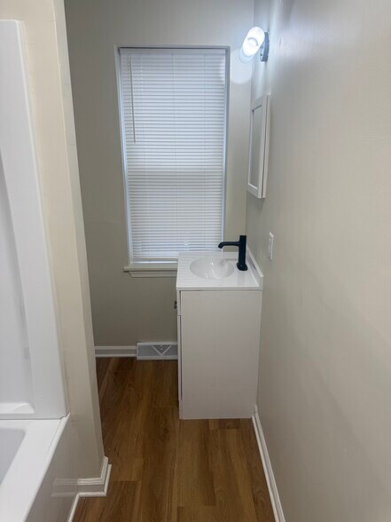 Building Photo - 2808 N Jefferson St