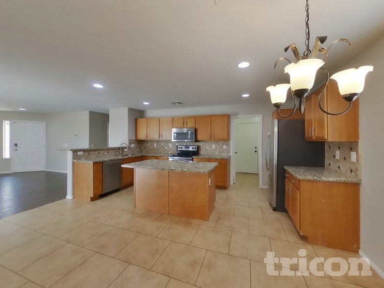 Building Photo - 305 W Angus Rd