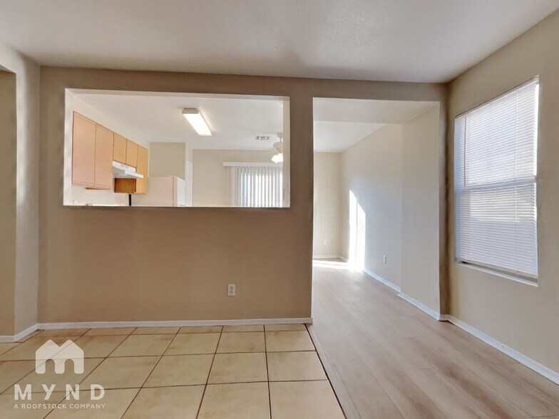 Building Photo - 11791 W Aster Dr