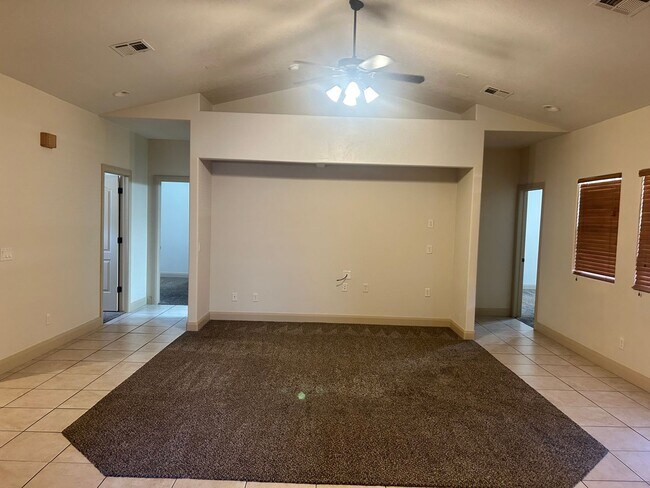 Building Photo - La Verkin Charm!