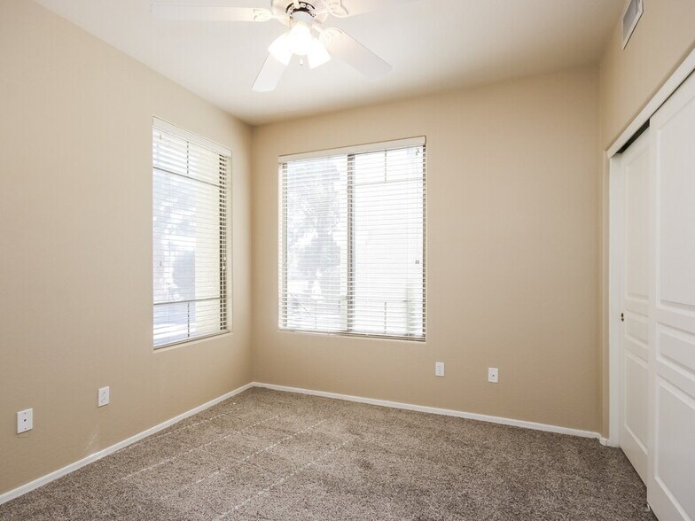 Building Photo - 1714 S Colonial Dr