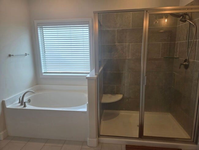 Building Photo - FOR RENT in MIDLAND! Available Now!