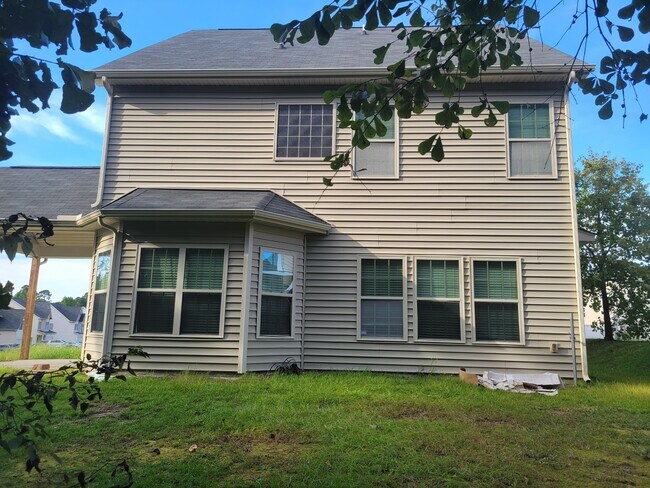 Building Photo - 12 Loyalist Rd